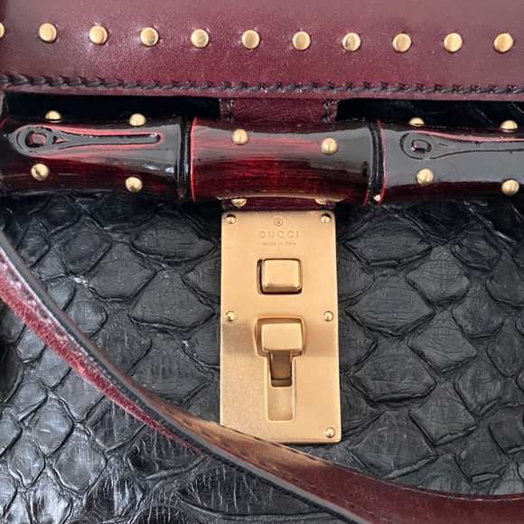 Vintage Gucci burgundy Python Bullet bag - Picture 2 of 11